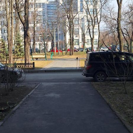 Cozy Apartment On Nezalezhnosti Avenue Charkiw Exterior foto